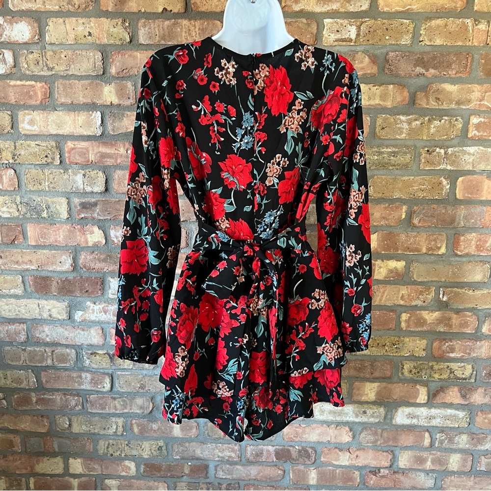 *NEW* Red & black floral romper w/ bubble sleeves, ruffled bottom, lightweight. - Picture 6 of 7